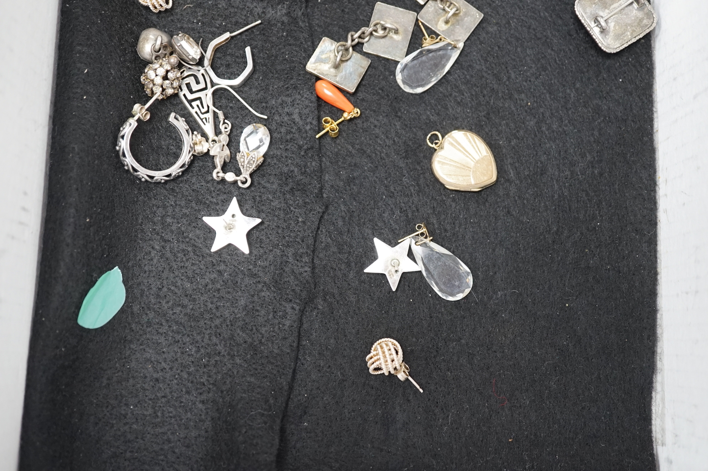 Sundry small silver including mounted glass toilet jars and a Georgian sifter spoon, together with assorted silver and other jewellery including earrings, pendants, brooches etc.